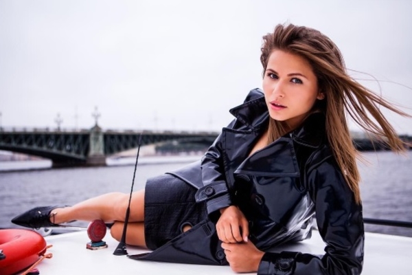 Звезда клипа о "лабутенах" снялась в новом клипе Ленинграда