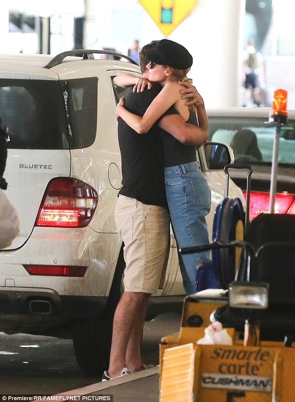 Диана Крюгер была замечена в аэропорту в обнимку с экс-бойфрендом