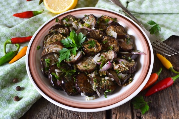 Как приготовить жареные баклажаны: ТОП-5 рецептов