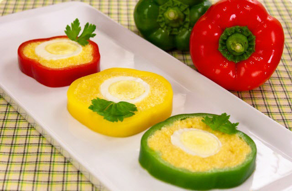 Как приготовить фаршированный перец с яйцом и сыром