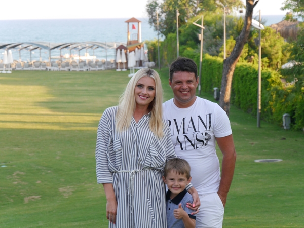 Певица Ирина Федишин с мужем отпраздновали 10 лет супружеской жизни