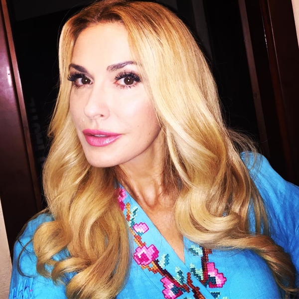 В парике и без белья: 50-летняя Сумская снялась в эротической фотосессии