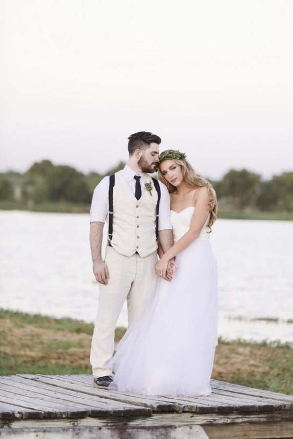 Необычные подарки: супруги открыли коробку через 9 лет после свадьбы