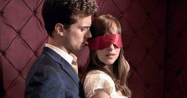 На пятьдесят оттенков темнее: опубликован первый тизер эротического романа