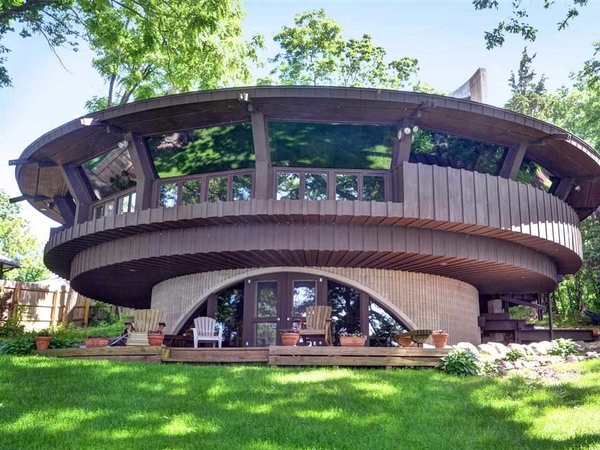 Шесть невероятных домов, которые ты можешь приобрести прямо сейчас