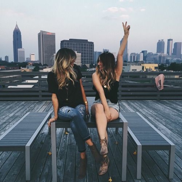 Невербальные привычки, которые мешают нормальному общению