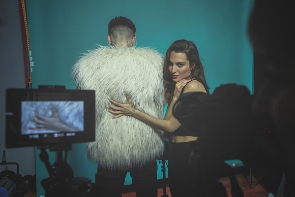 Украинская группа презентовала сюрреалистичный клип о прошедшем лете