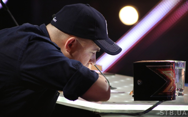 Х-фактор 7 сезон онлайн: на четвертом кастинге судьи вызвали охрану