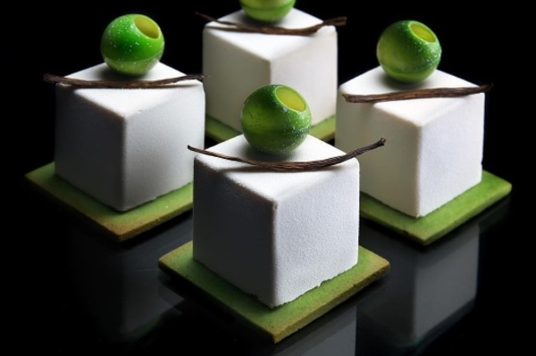 instagram.com/dinarakasko/