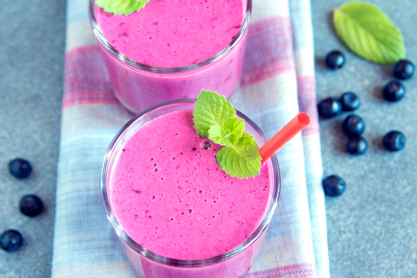 Как приготовить смузи с бананом и голубикой