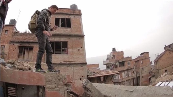 Дмитрий Комаров побывал на месте разрушительного землетрясения в Непале