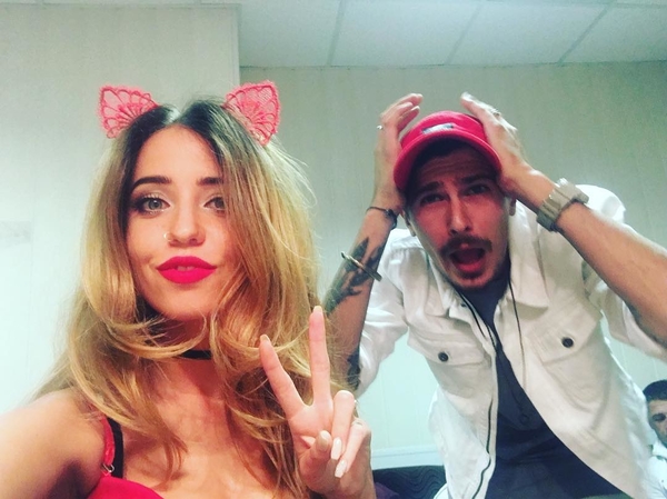 Группа Время и Стекло дала концерт рядом с зоной АТО