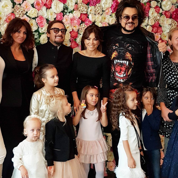 Лорак и Киркоров привели детей на праздник дочери Стаса Михайлова