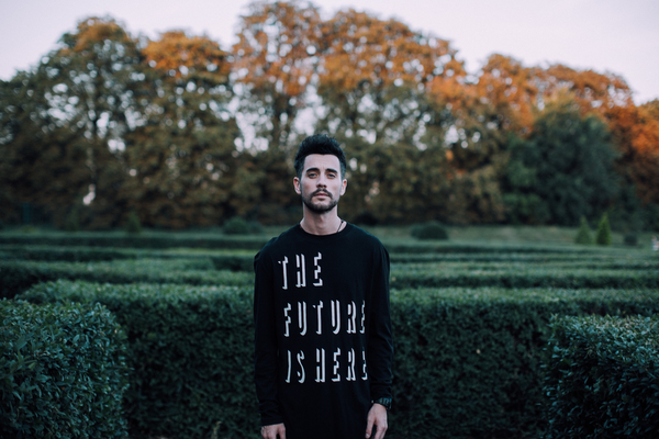 Группа TOLO4NYI представила видео на песню Двери