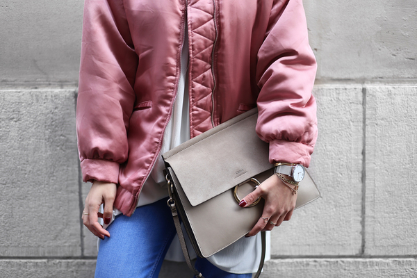 Как носить розовый осенью: пять стильных примеров