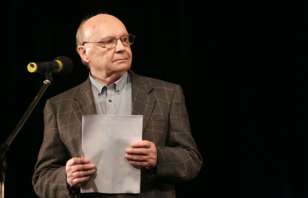 Звезду фильма Ирония судьбы срочно госпитализировали в Москве