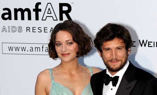 Развод Джоли и Питта: Возлюбленный Марион Котийяр заступился за нее