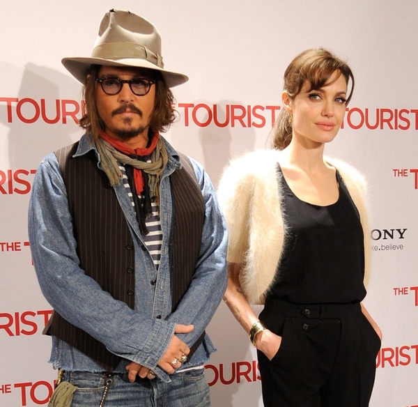 Друзья по несчастью: Джонни Депп поддержал Анджелину Джоли