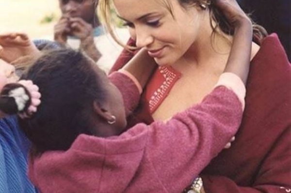 instagram.com/milano_alyssa