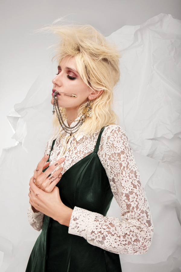 Гармония с собой в новом лукбуке Sayya Luba Makarenko