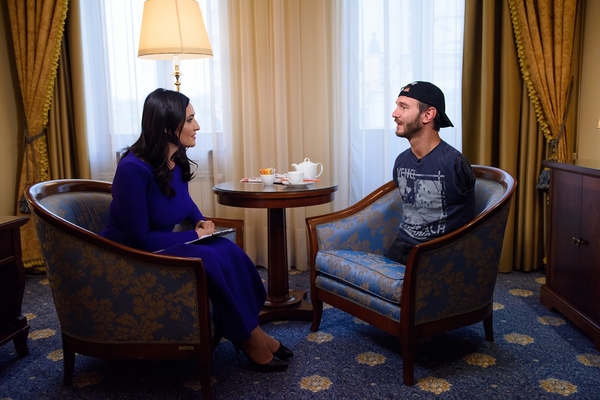 Ник Вуйчич встретился с героями АТО