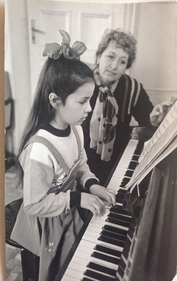 День учителя: украинские звезды рассказали о своих классных руководителях