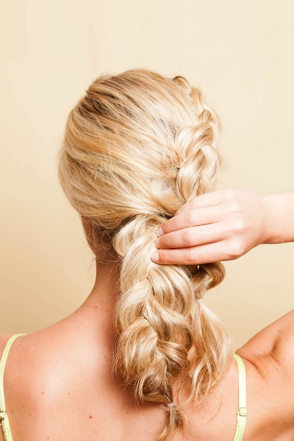 День учителя: как сделать праздничную прическу