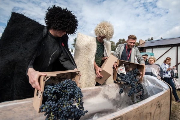 Украинцы отгуляли на масштабном грузинском застолье в Киеве