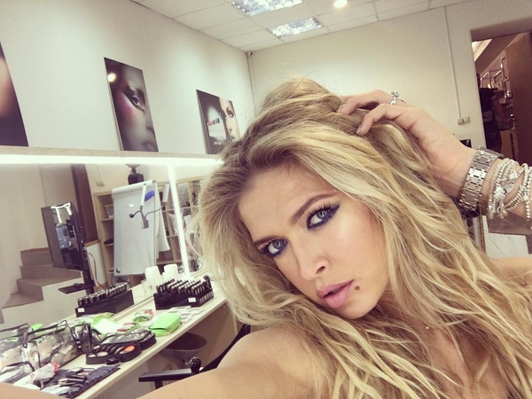 Вера Брежнева рассказала, почему ее старшая дочь не общается с отцом