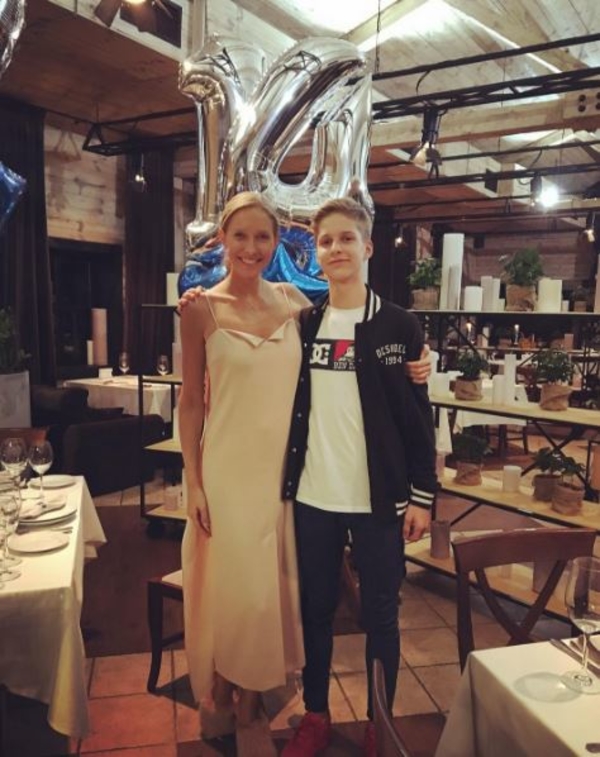 Осадчая подарила сыну торт за 4700 гривен