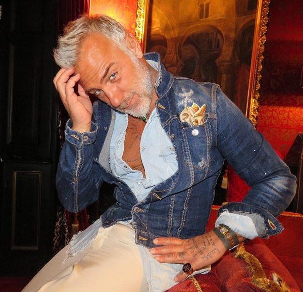 Танцующий миллионер Джанлука Вакки сфотографировался в образе Путина