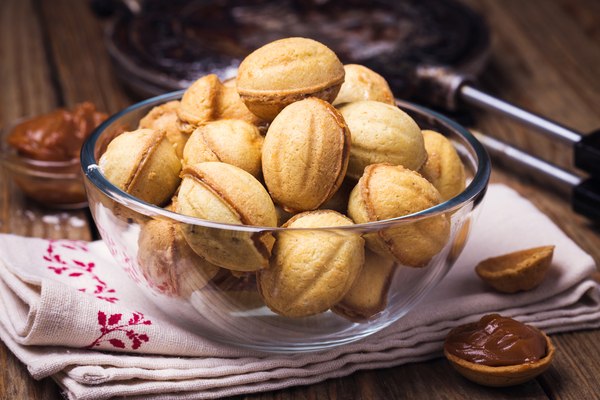 Как приготовить орешки с вареной сгущенкой