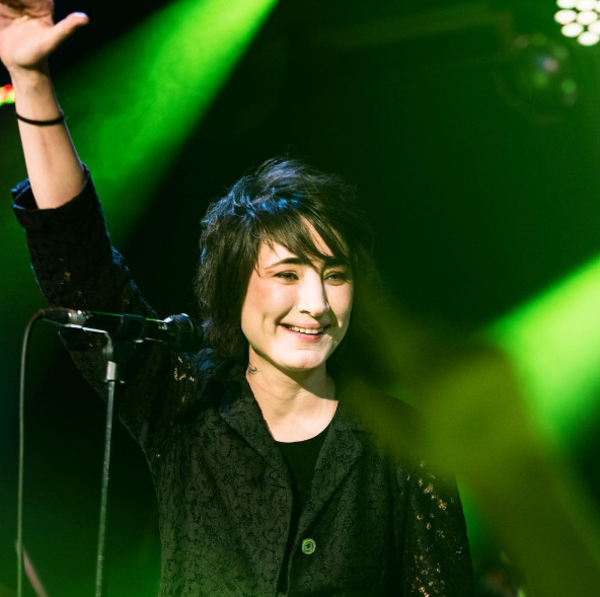 Привет с Луны: Земфира передумала уходить со сцены