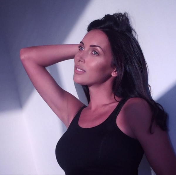 Алсу поделилась первым снимком после родов