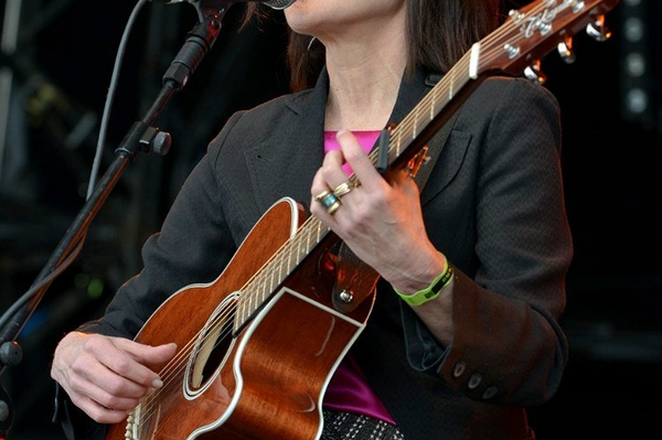 vk.com/elizabeth_mcgovern