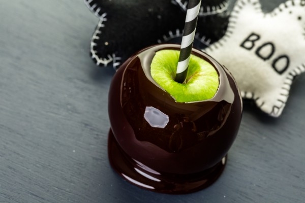 Яблоки в карамели на Хэллоуин: ТОП-5 рецептов