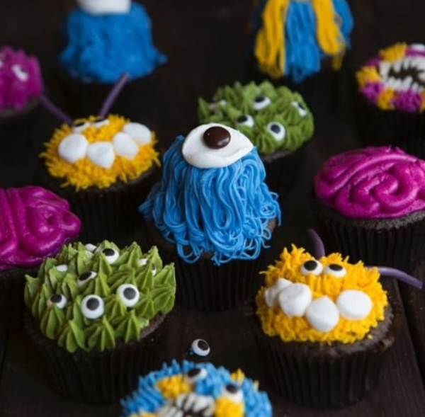 Идеи декора выпечки на Хэллоуин: кондитерский гипноз