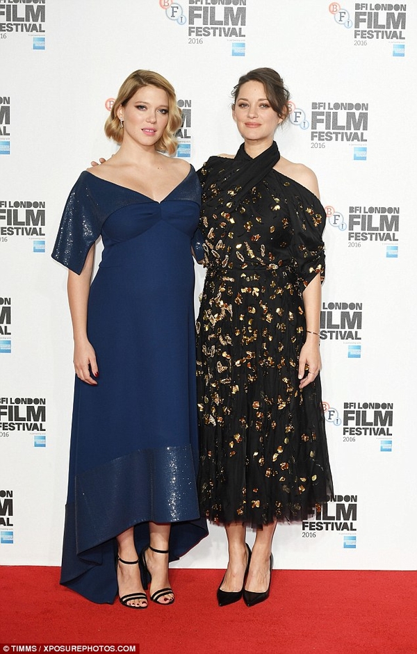 Беременные Марион Котийяр и Леа Сейду посетили премьеру своего фильма