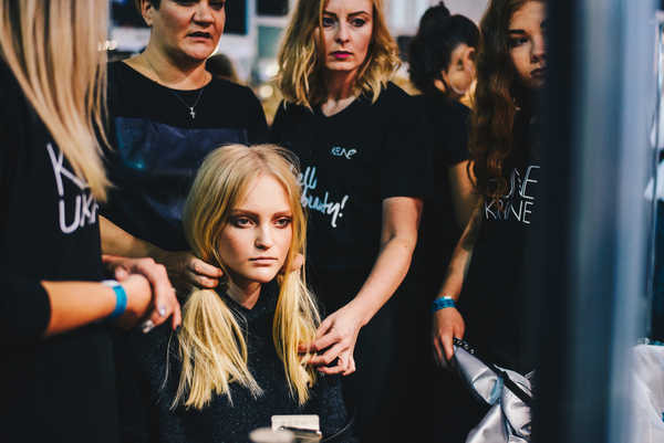 Четвертый день UFW: бэкстейдж модных показов