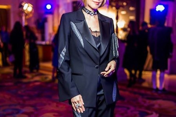 instagram.com/_alonova_