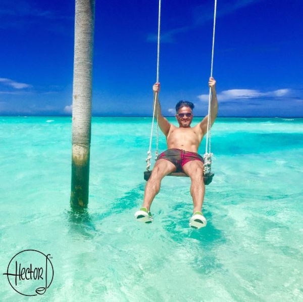 Эктор Хименес-Браво на Мальдивах похвастался "горячими" фото