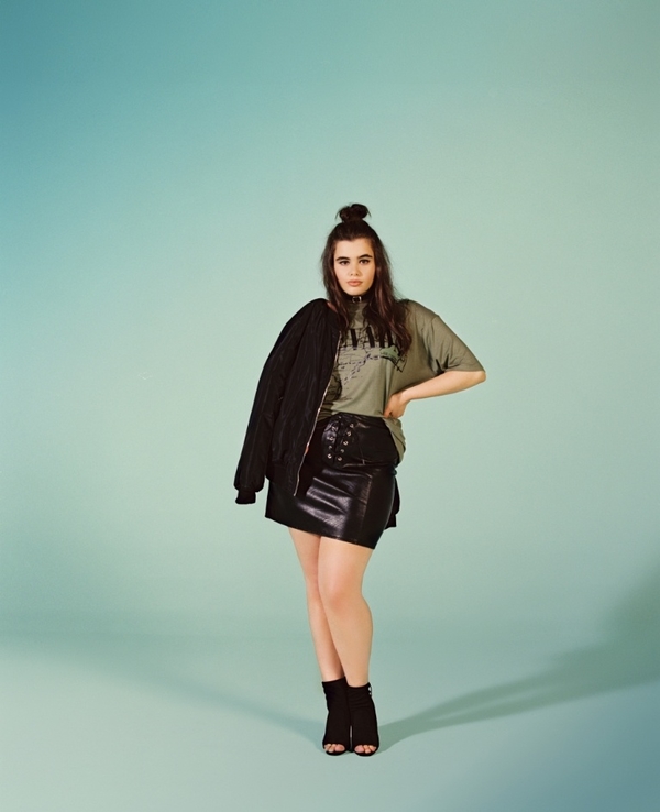 Модель plus-size украсила рекламную кампанию Missguided