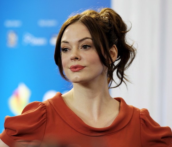 Звезда сериала Зачарованные: Прекратите поощрять социопатов