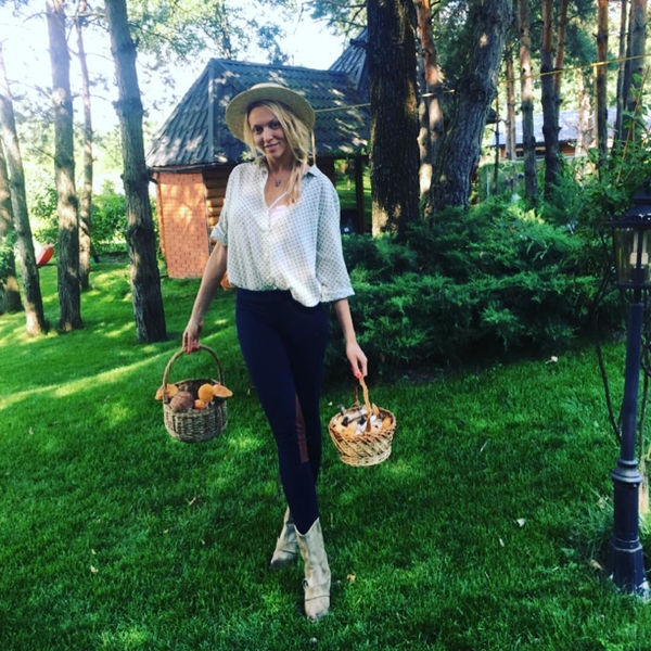 Оля Полякова рассказала, что помогает ей поддерживать фигуру