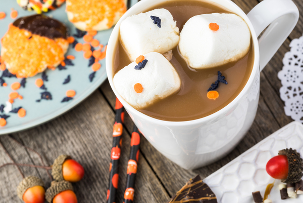 Как приготовить горячий шоколад на Хэллоуин