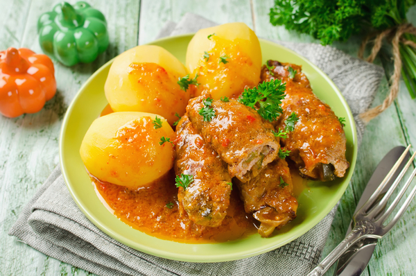 Как приготовить мясные рулетики: три вкусные идеи