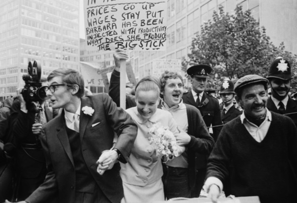 Немного истории: странные свадебные фотографии прошлых лет