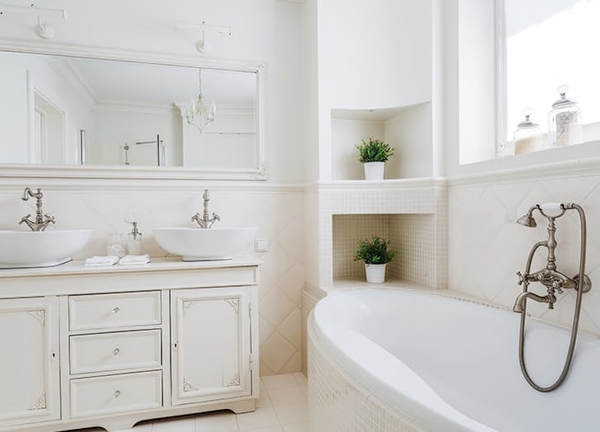 Как визуально увеличить маленькую ванную комнату?