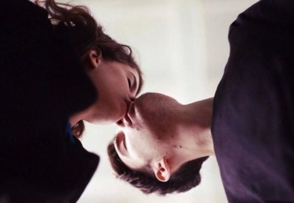 Почему некоторые пары занимаются сексом чаще других