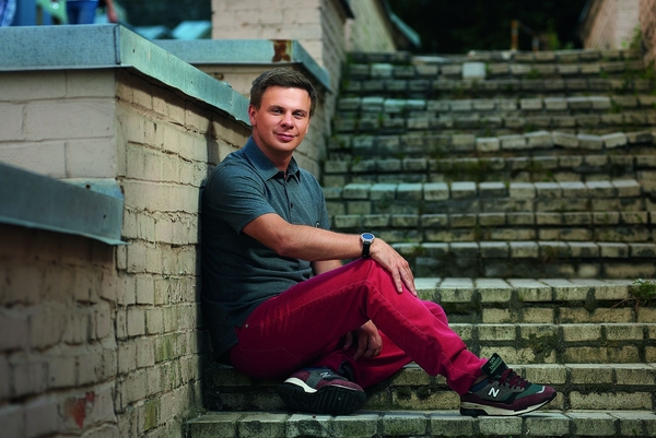 Дмитрий Комаров рассказал, как караулил звезд у черного входа